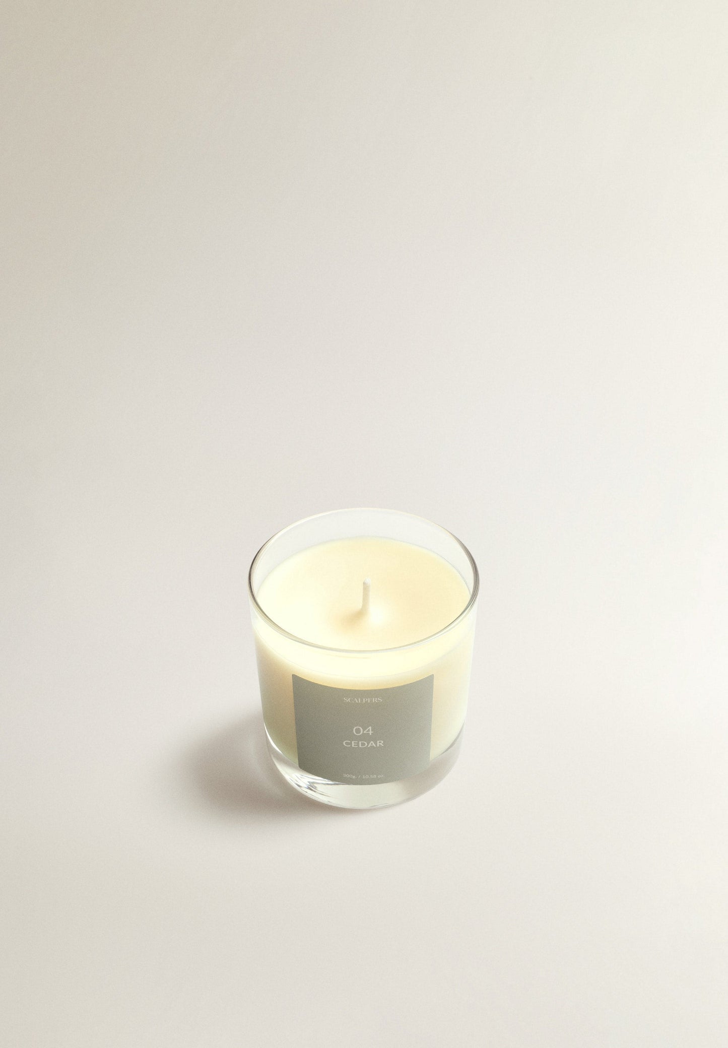 04 CEDAR 300G SCENTED CANDLE