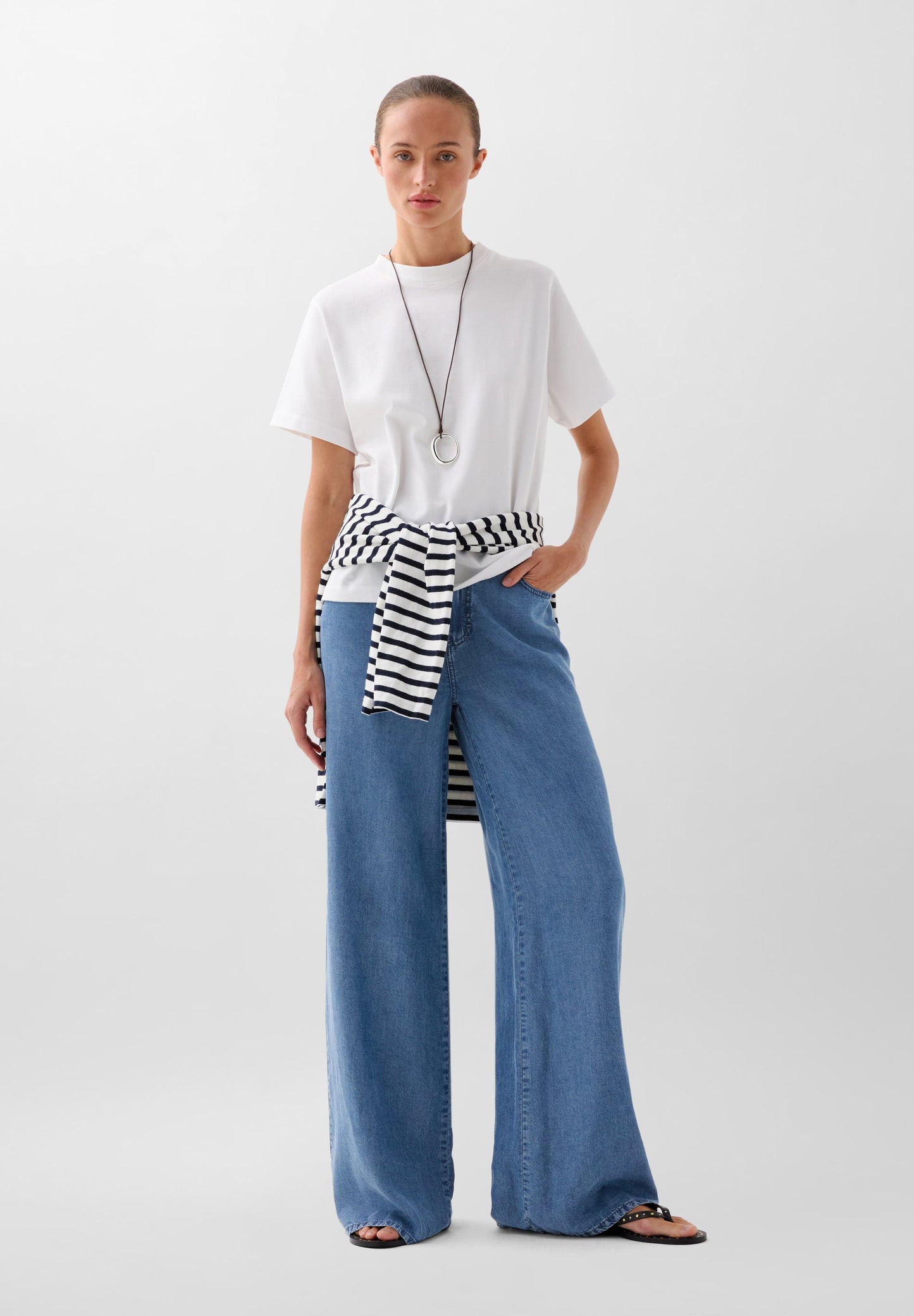 REGULAR FIT BASIC T-SHIRT