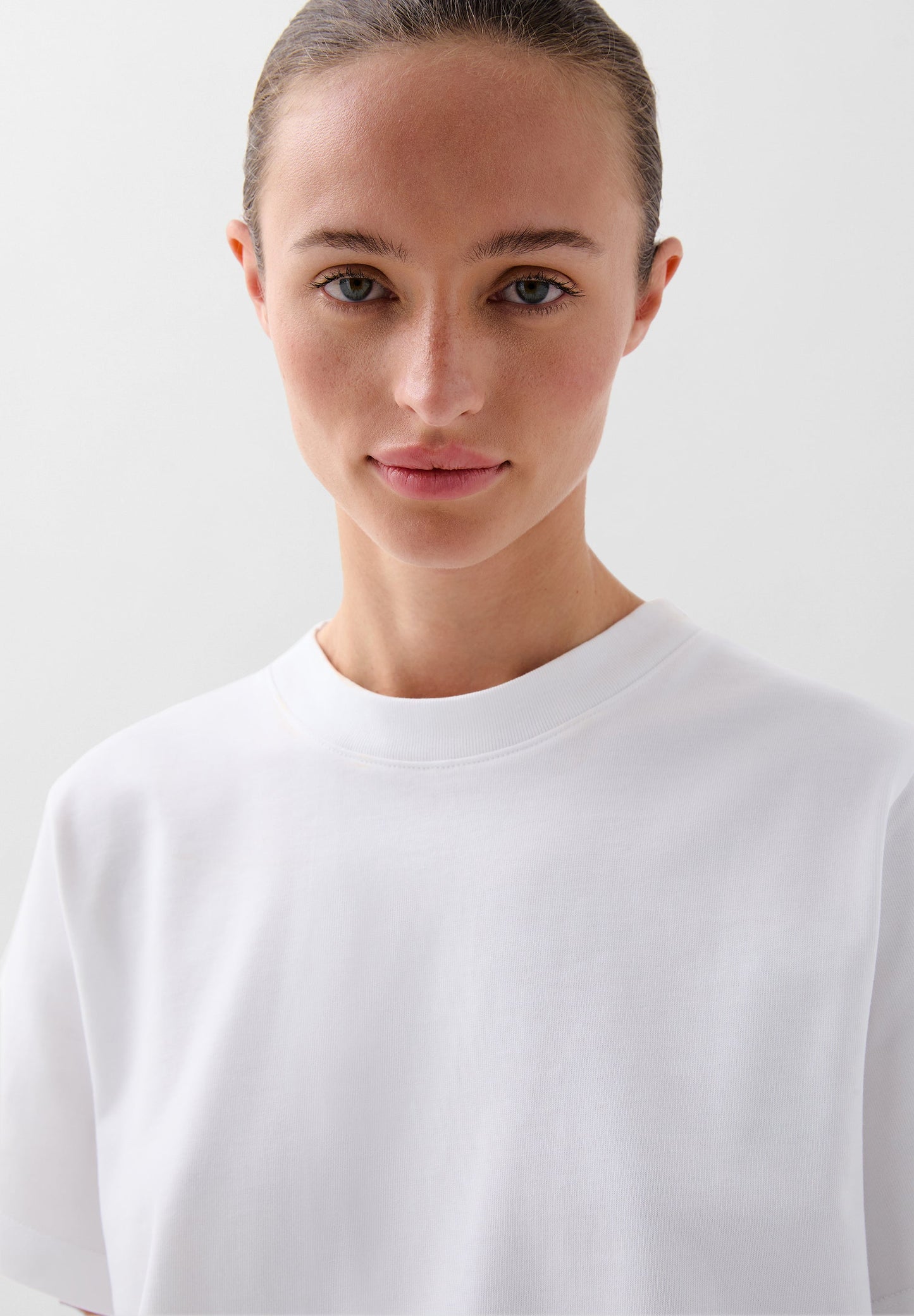 REGULAR FIT BASIC T-SHIRT
