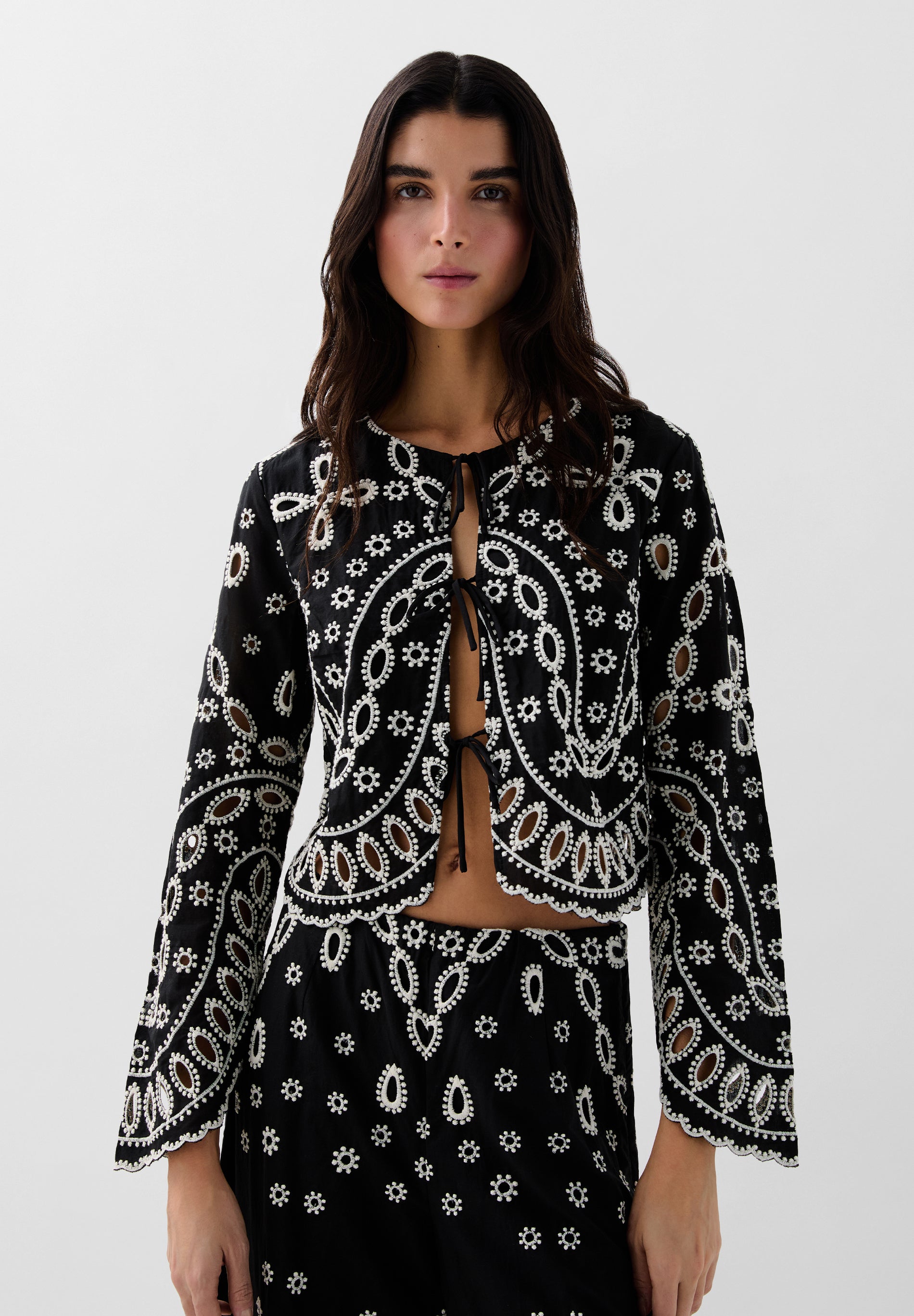 CONTRAST EMBROIDERED SHIRT
