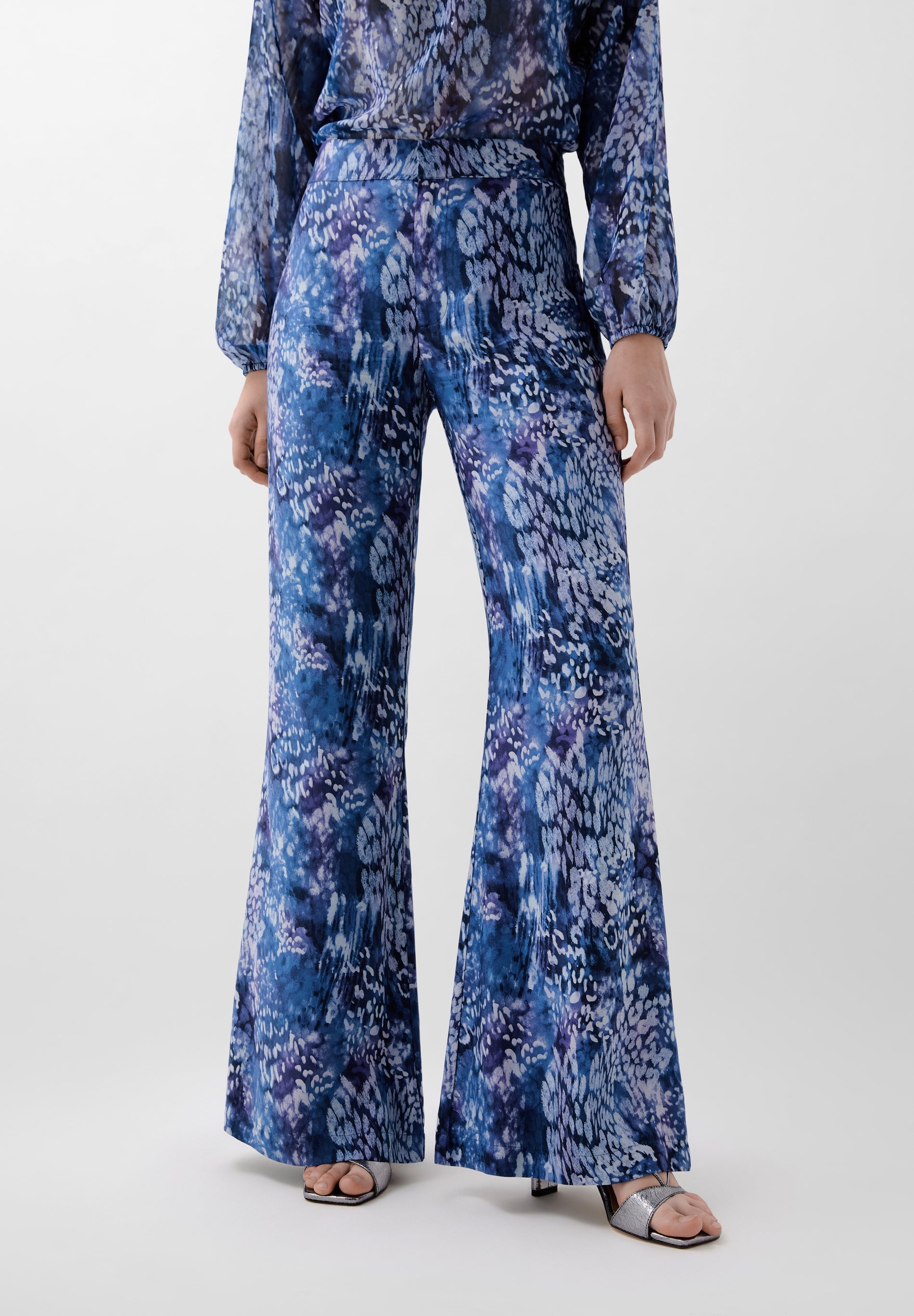 LOOSE-FITTING FLARED TROUSERS