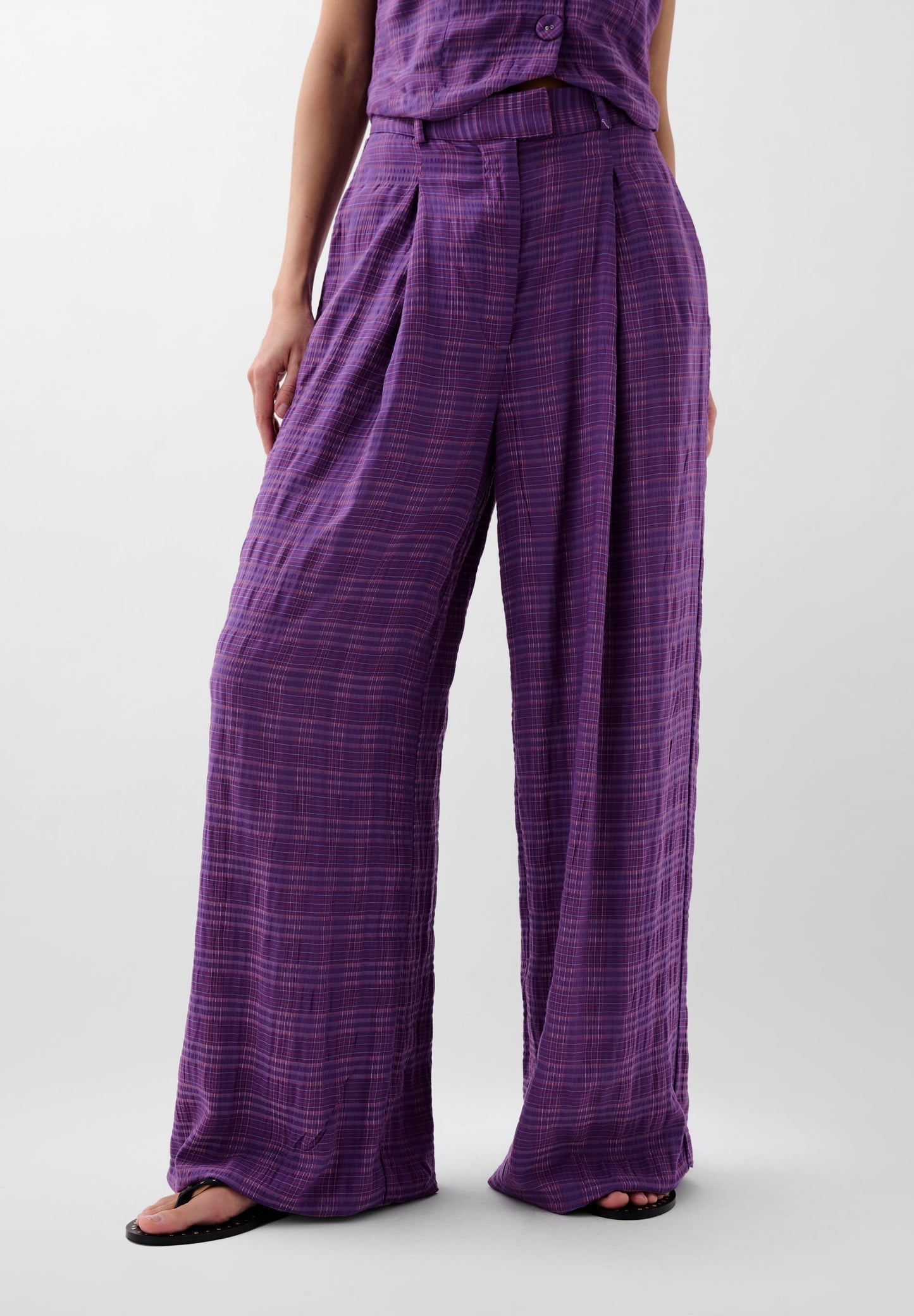 FULL LENGTH STRIPED TROUSERS WITH DARTS