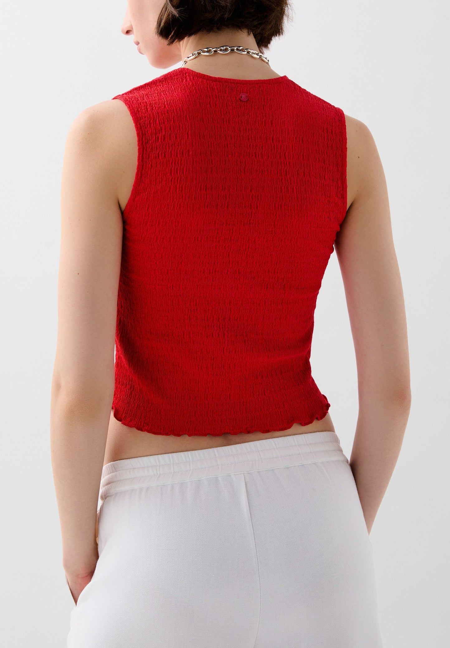 TOP WITH KNOT DETAIL
