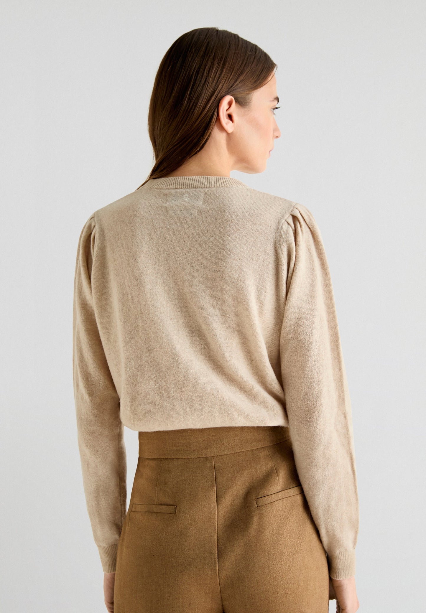 SWEATER WITH GATHERED SHOULDER