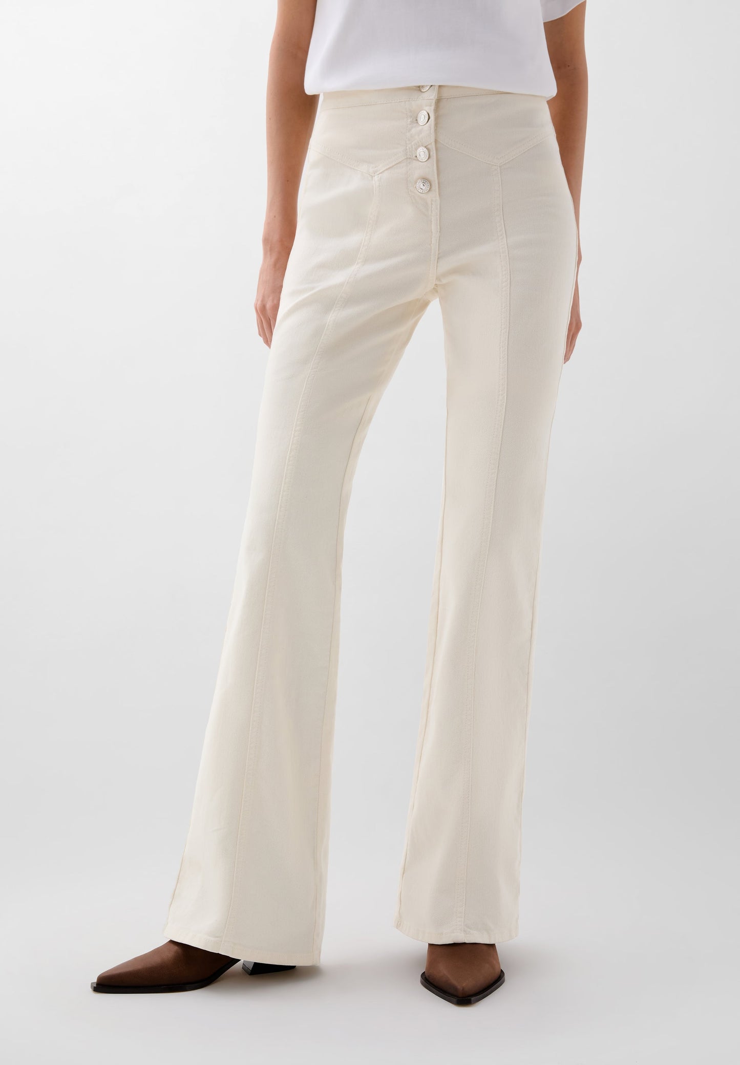 BOOTCUT JEANS WITH BUTTONS