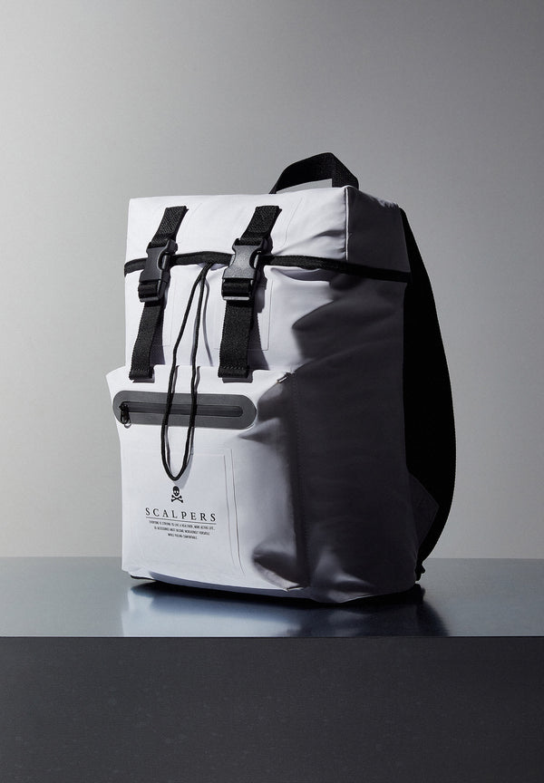 THERMO-SEALED BACKPACK
