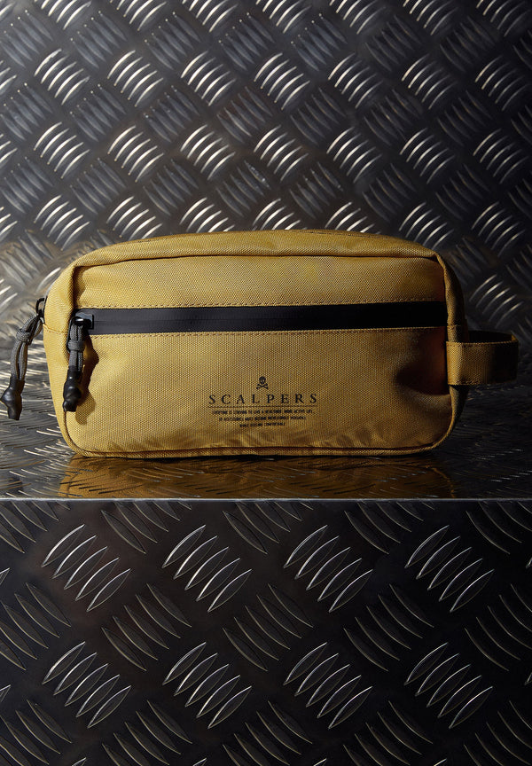 TOILETRY BAG WITH ZIP FASTENING