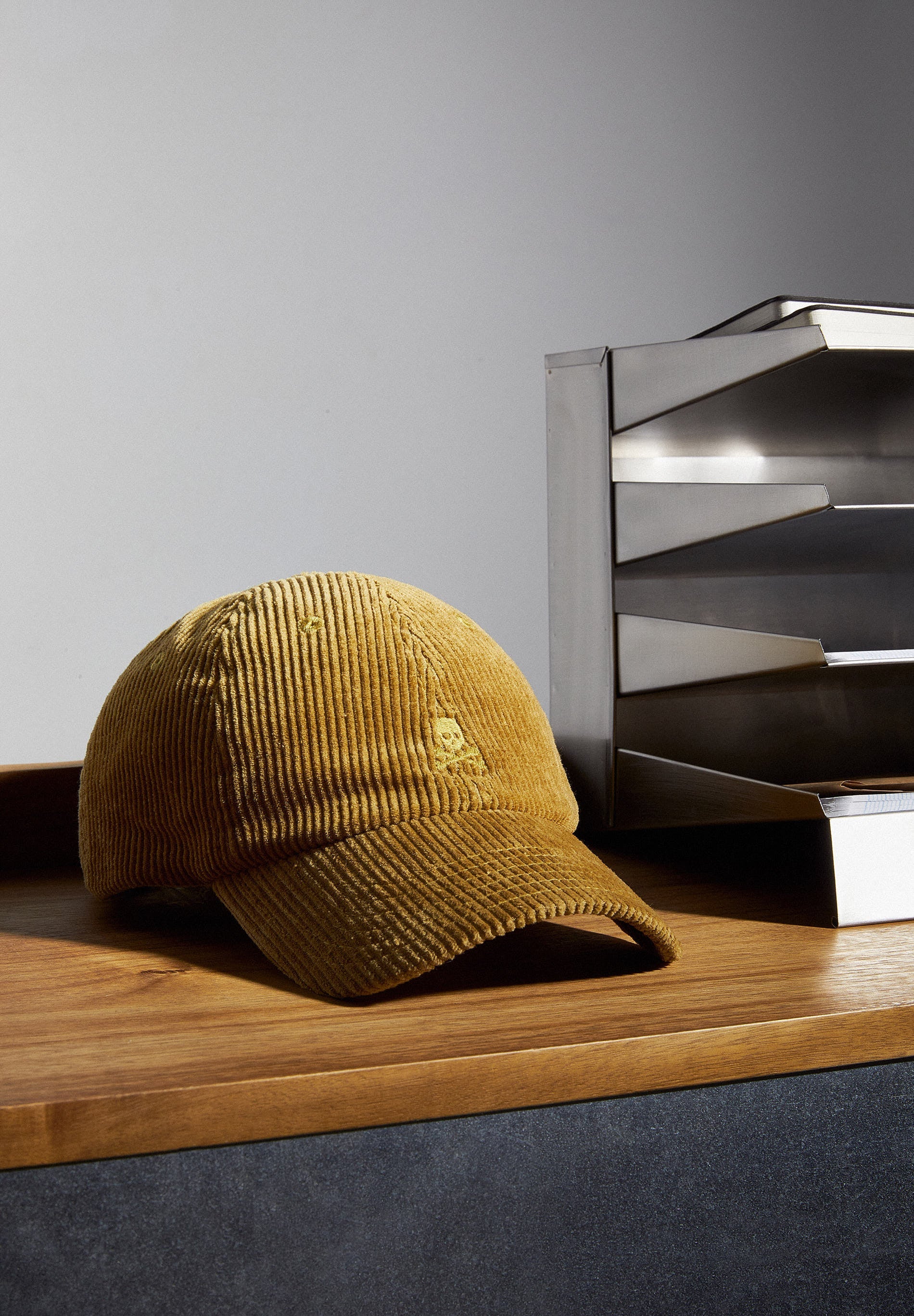CORDUROY CAP WITH SKULL
