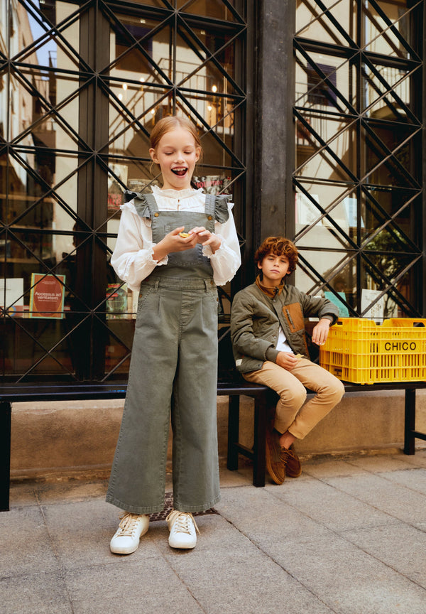 DUNGAREES WITH RUFFLES