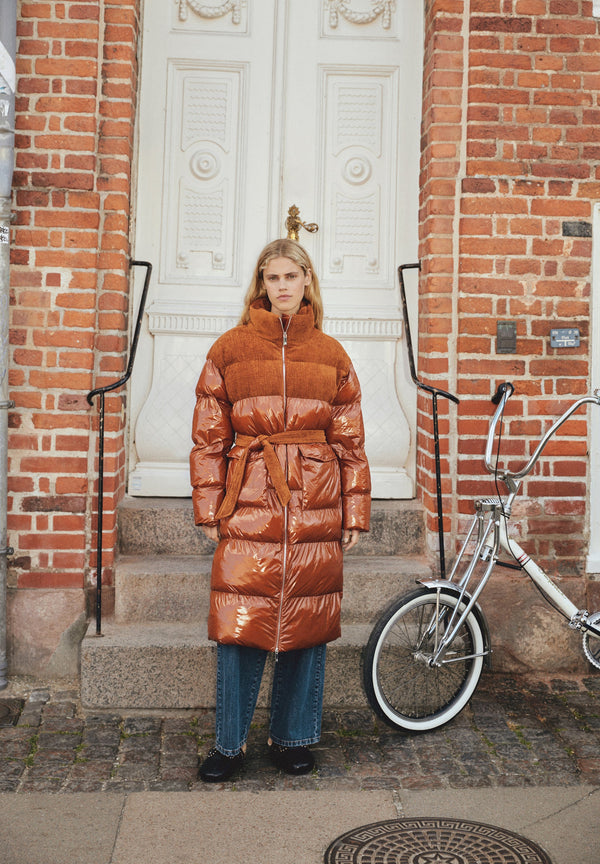 LIGHTWEIGHT QUILTED COAT