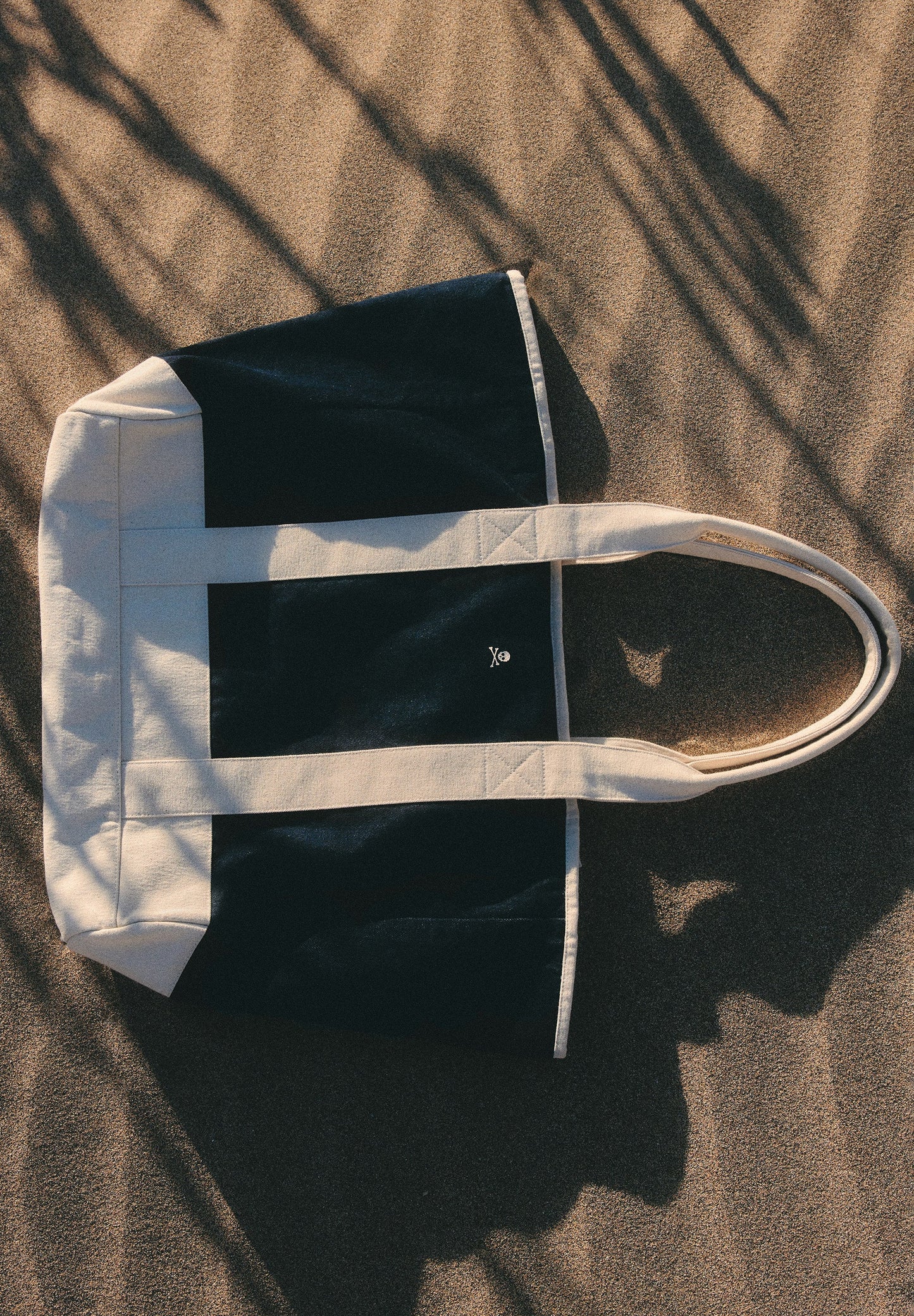 TWO-TONE TRAVEL BAG