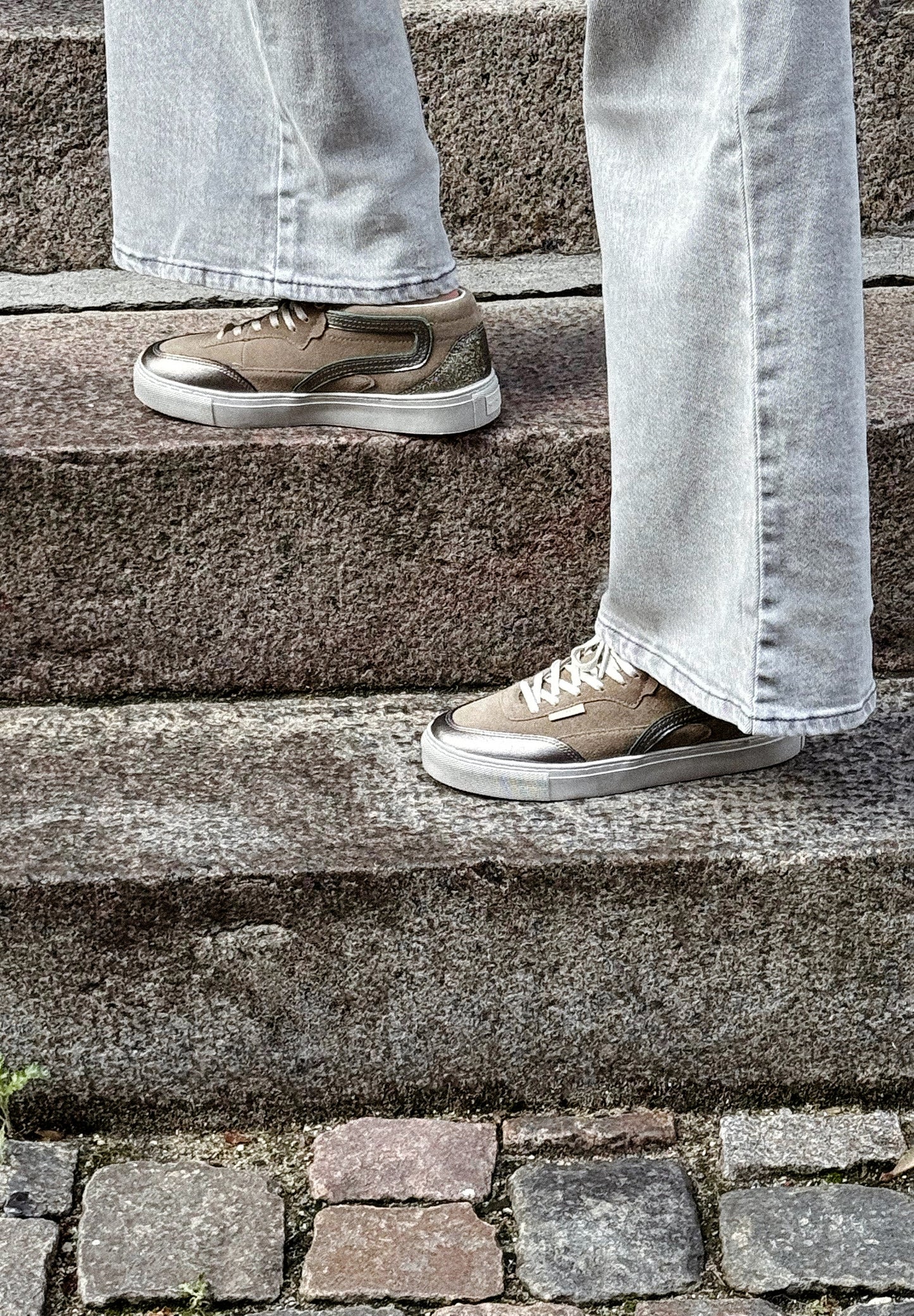 HIGH-TOP SNEAKERS WITH METALLIC DETAILS