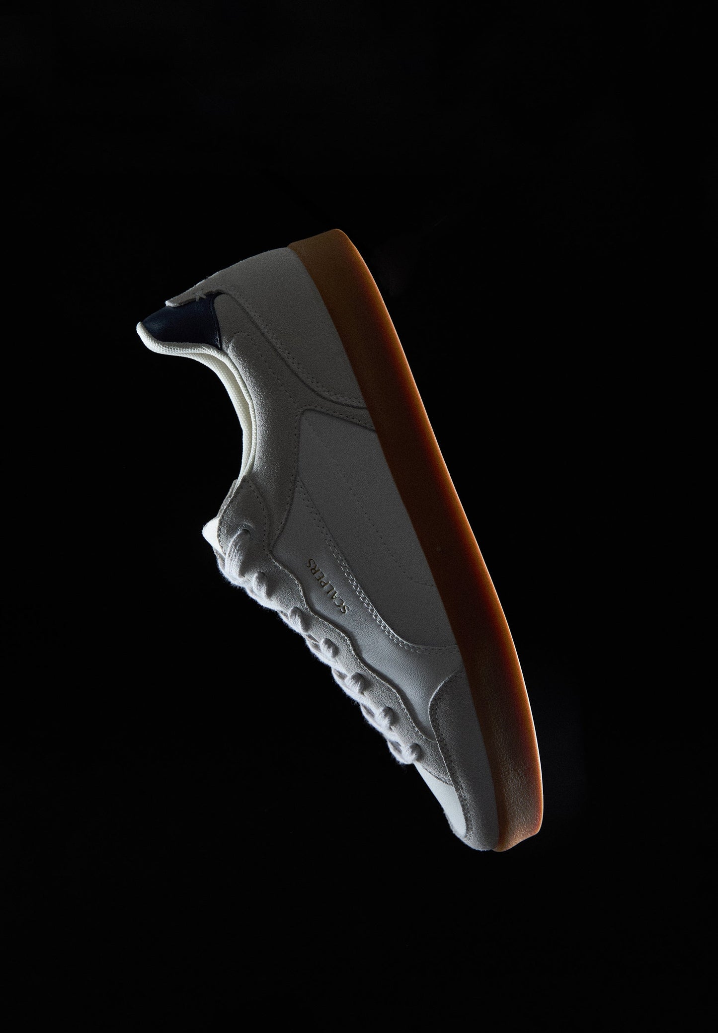 LOW-TOP SNEAKERS WITH SUEDE DETAILS