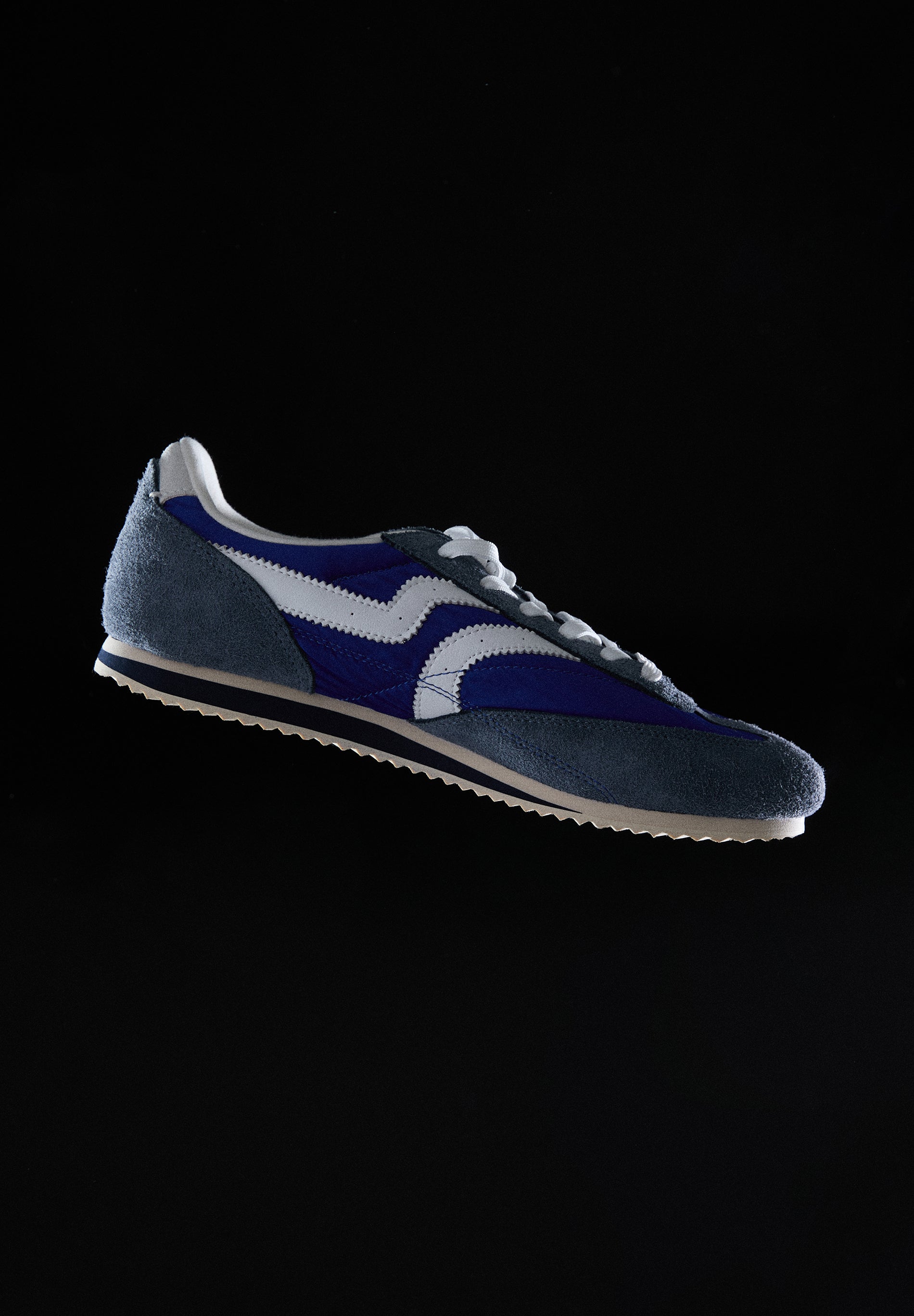 RETRO SNEAKERS