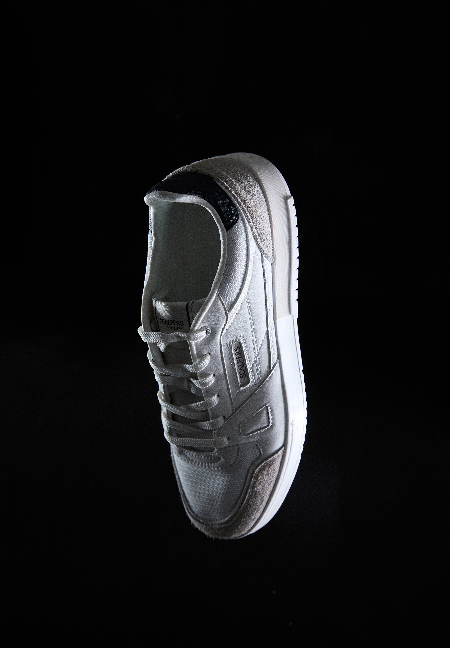 CONTRAST SNEAKERS