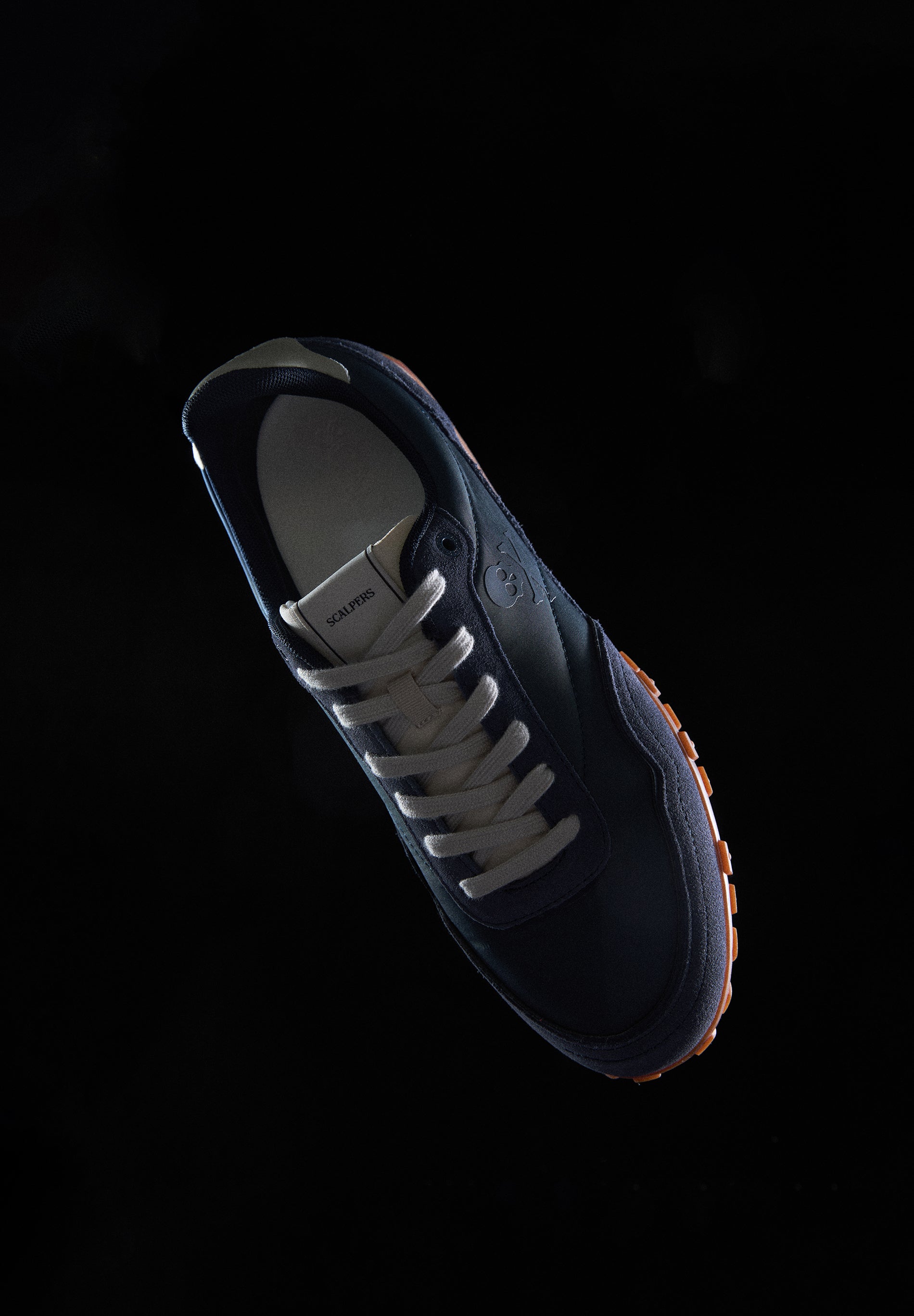 RETRO SNEAKERS