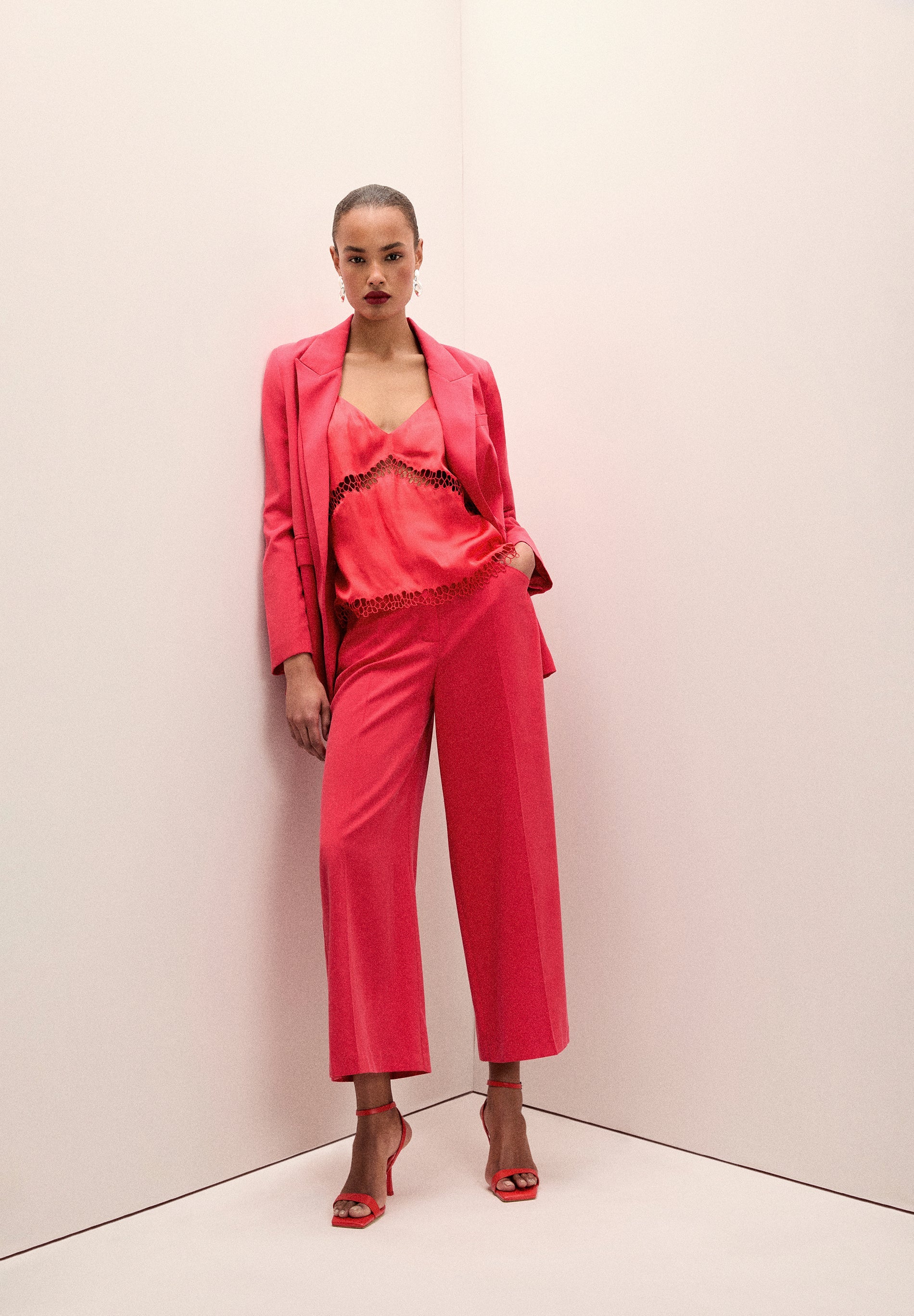 STRAIGHT FLOWING TROUSERS