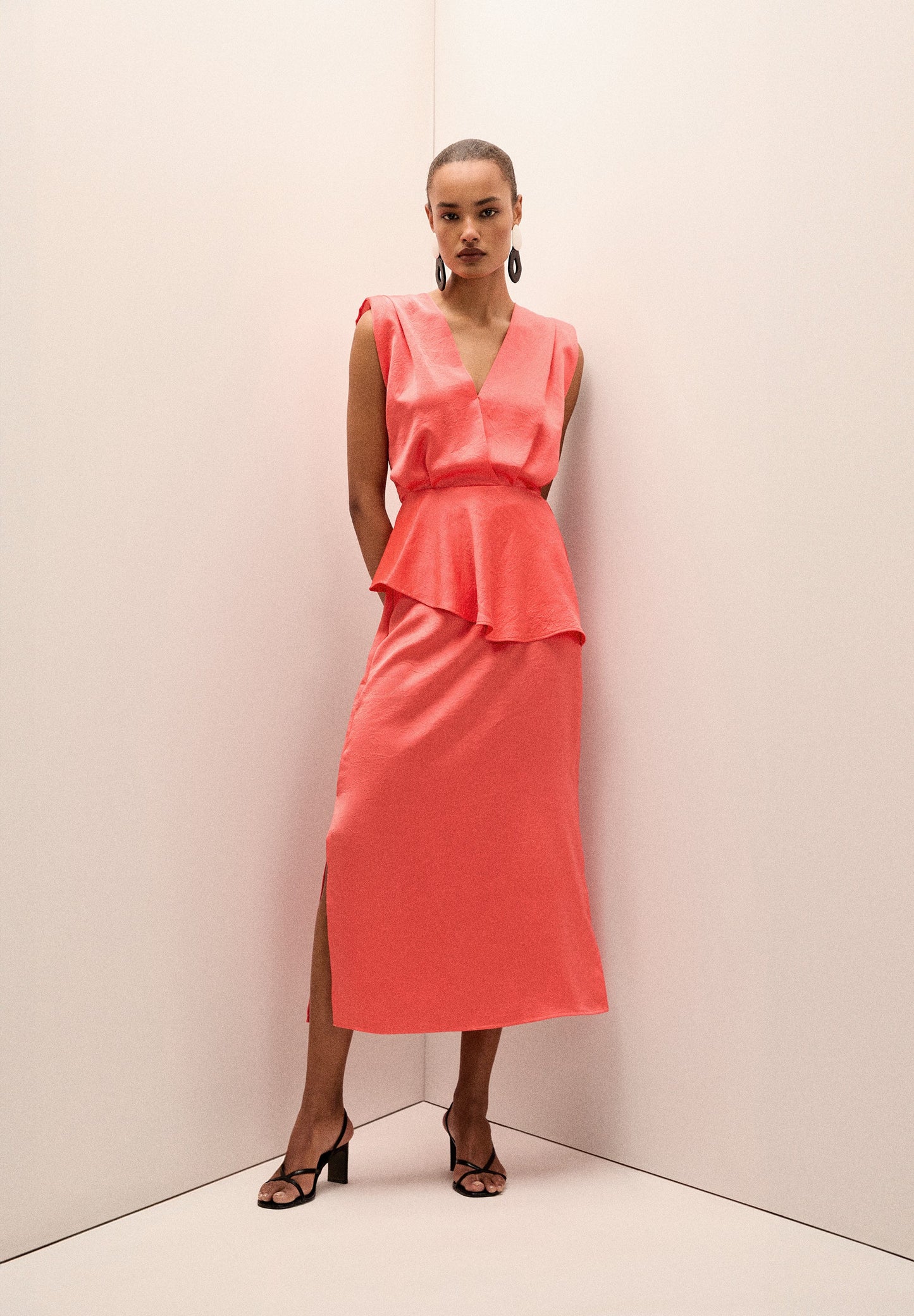 TEXTURED FLOWING MIDI SKIRT