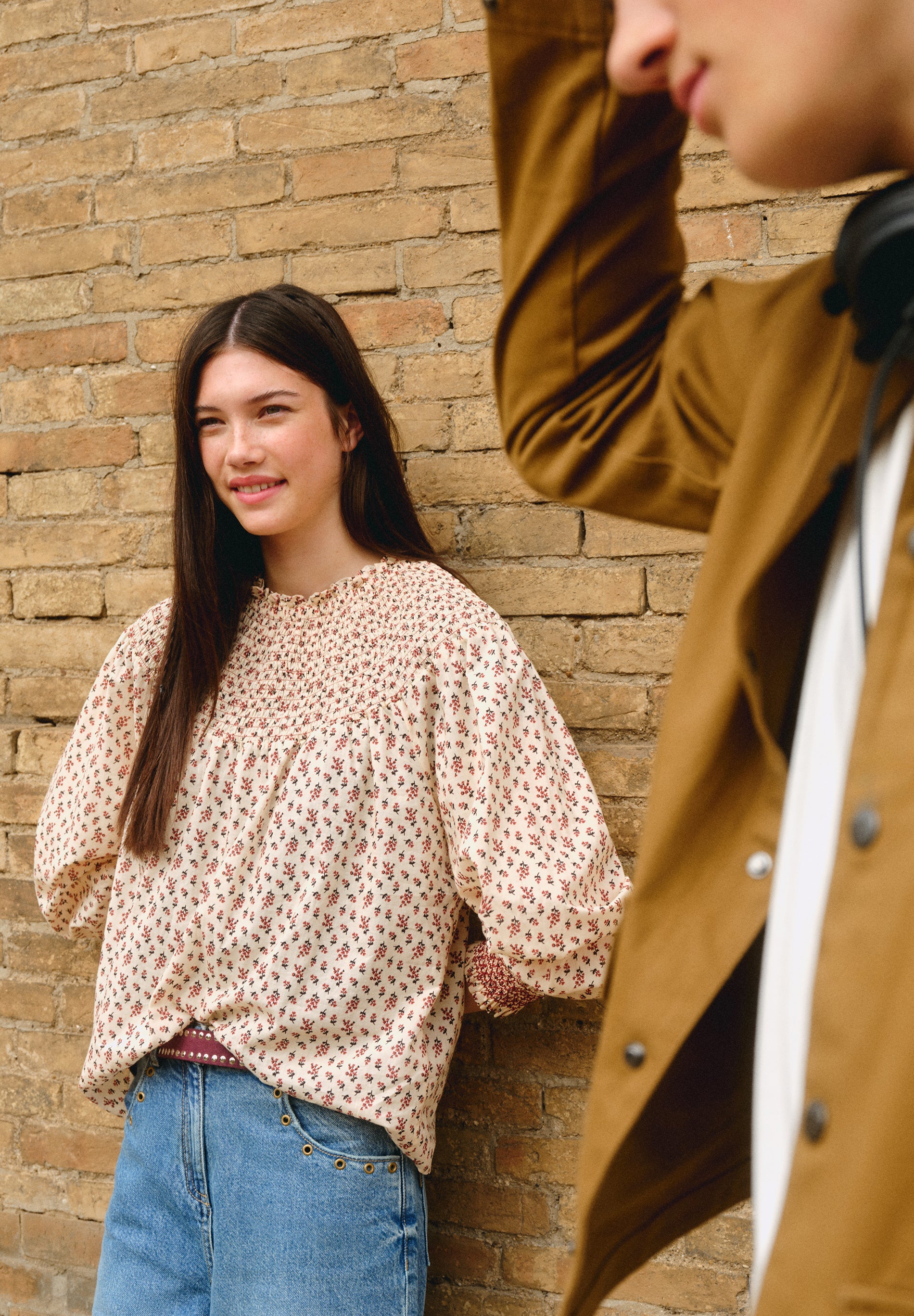 FLORAL SMOCKED BLOUSE