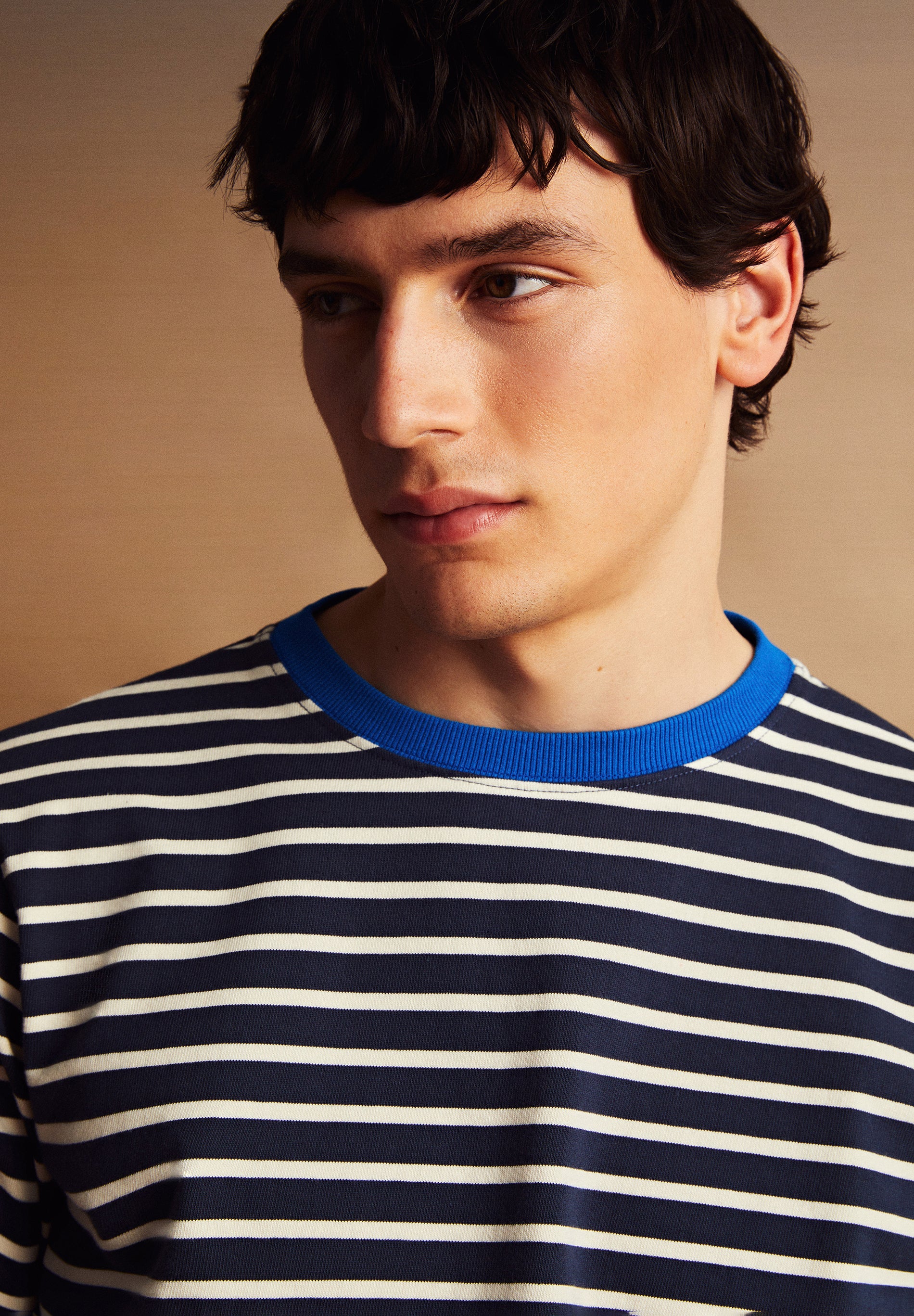 STRIPED T-SHIRT WITH CONTRAST COLLAR